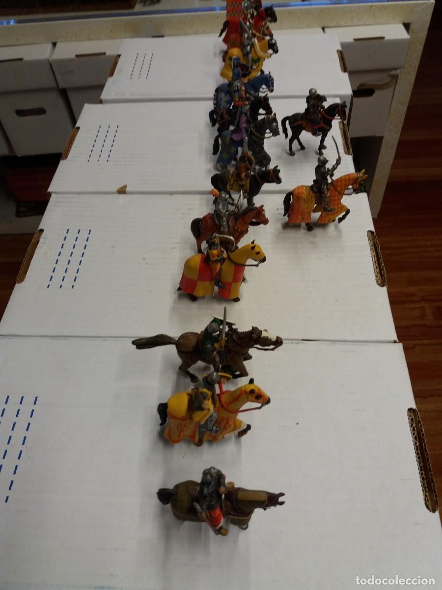 Figure di Gomma e PVC: Lote 16 caballeros diferentes.&iquest; completa?