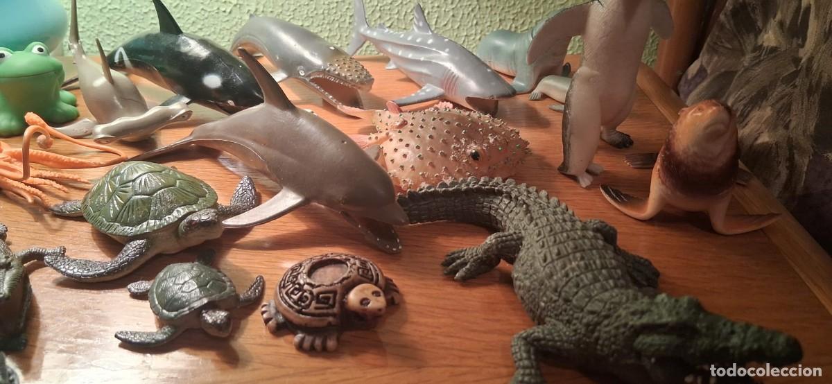 Figuras de goma y PVC: Gran Lote de Figuras de Animales, Dinosaurios y Mundo Marino / Reptiles
