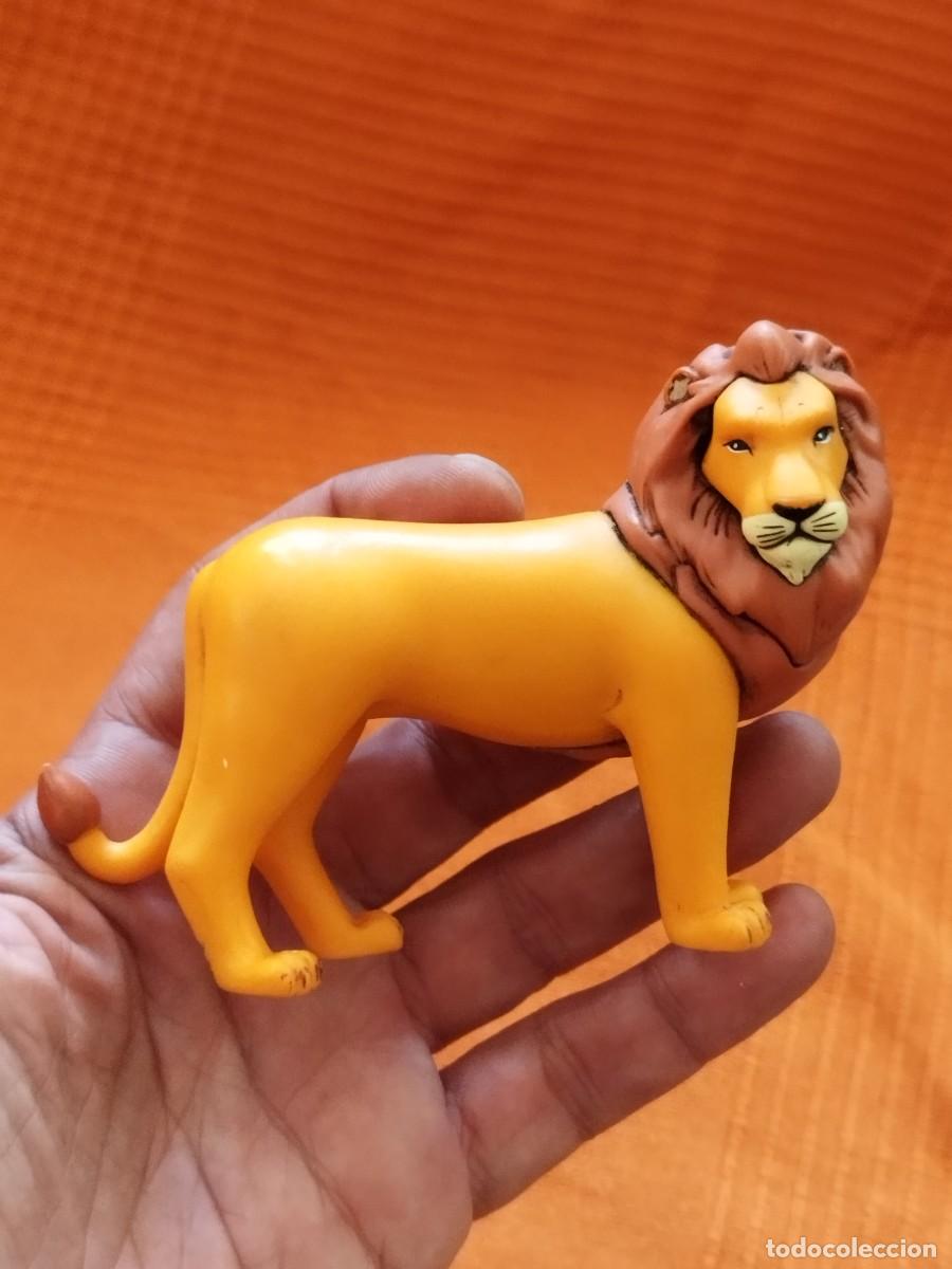 Figuras de goma y PVC: Mu&ntilde;eco figura de un le&oacute;n, en goma dura.