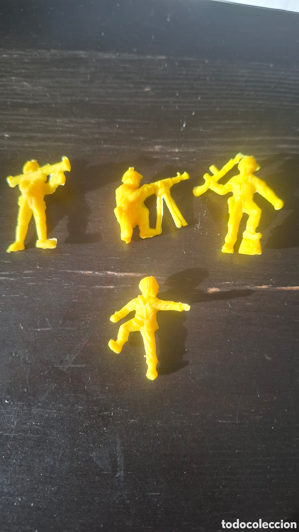 Figuras de goma y PVC: AntiguaS Figuras en Pl&aacute;stico. Soldados de la II Guerra Mundial. A&ntilde;os 70 MODELO AMARILLO