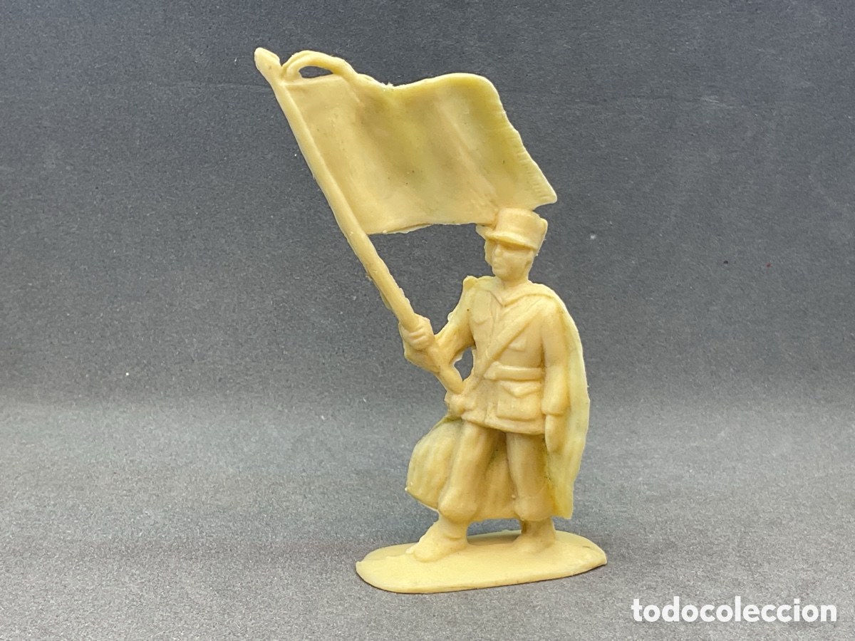 Figuras de goma y PVC: Antigua Figura en Pl&aacute;stico. Soldado Legi&oacute;n Extranjera. Escala 1/32