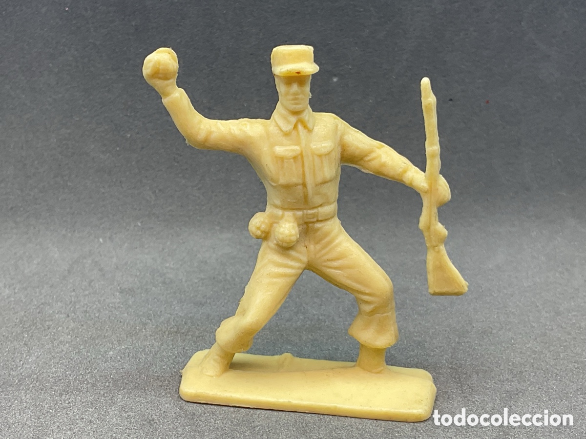 Figuras de goma y PVC: Antigua Figura en Pl&aacute;stico. Soldado Legi&oacute;n Extranjera. Escala 1/32