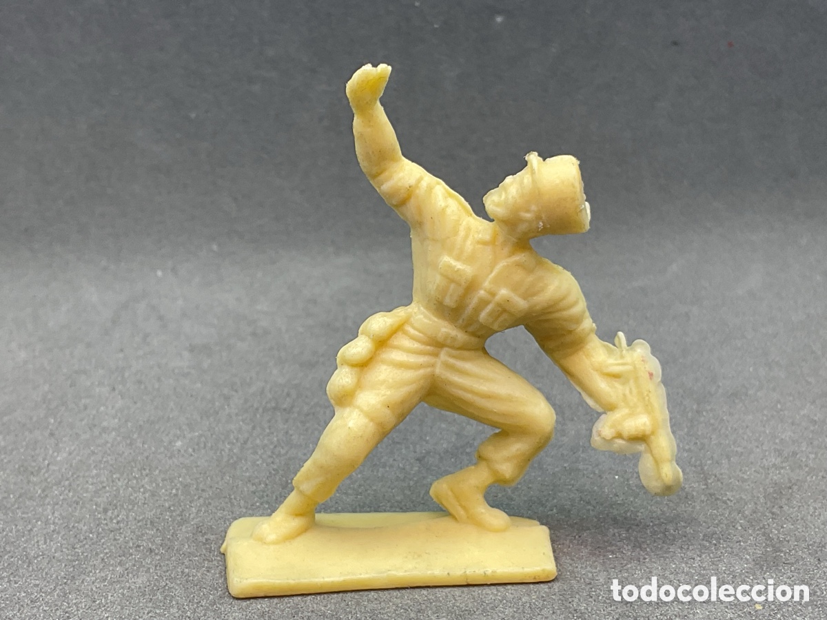 Figuras de goma y PVC: Antigua Figura en Pl&aacute;stico. Soldado Legi&oacute;n Extranjera. Escala 1/32