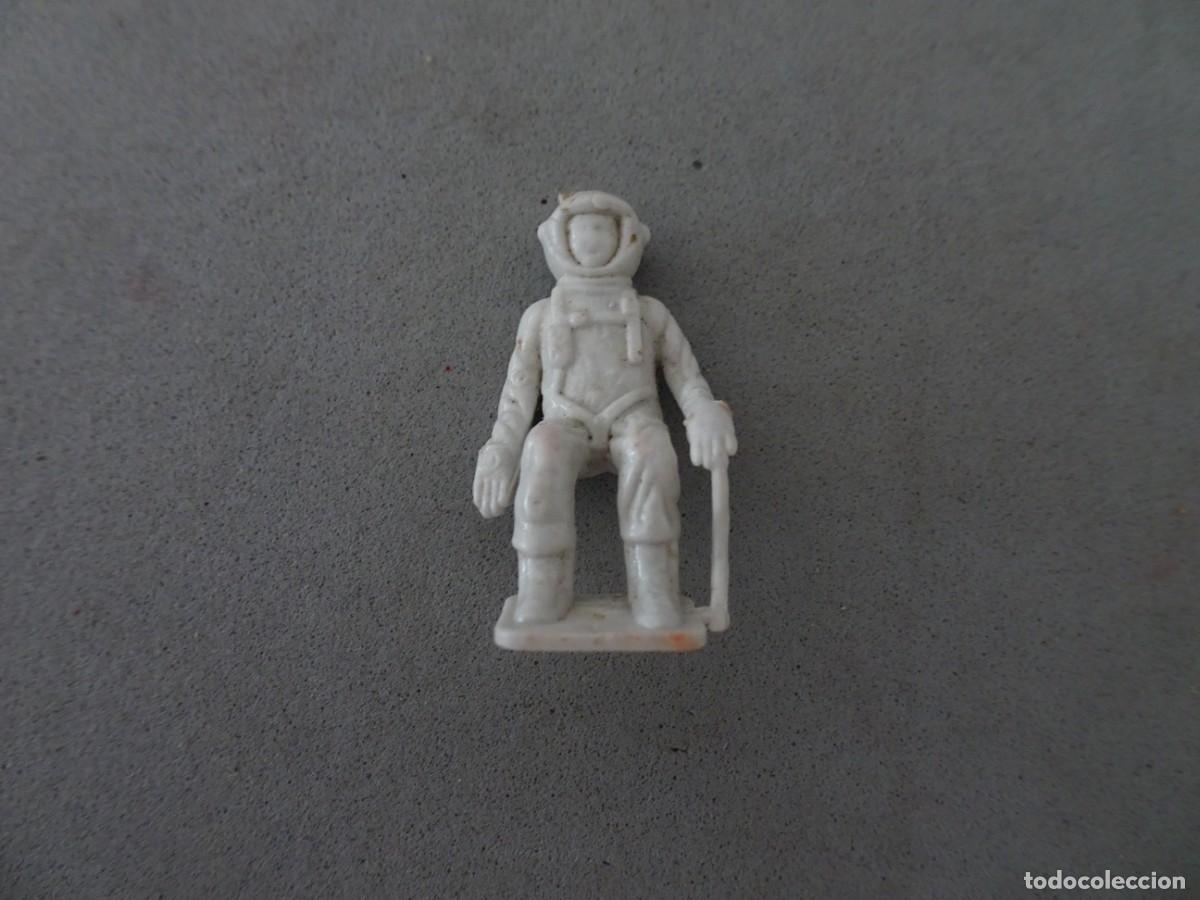 Figuras de goma y PVC: Figura Dunkin coleccion Espacial - Helados Raj&aacute; Portugal