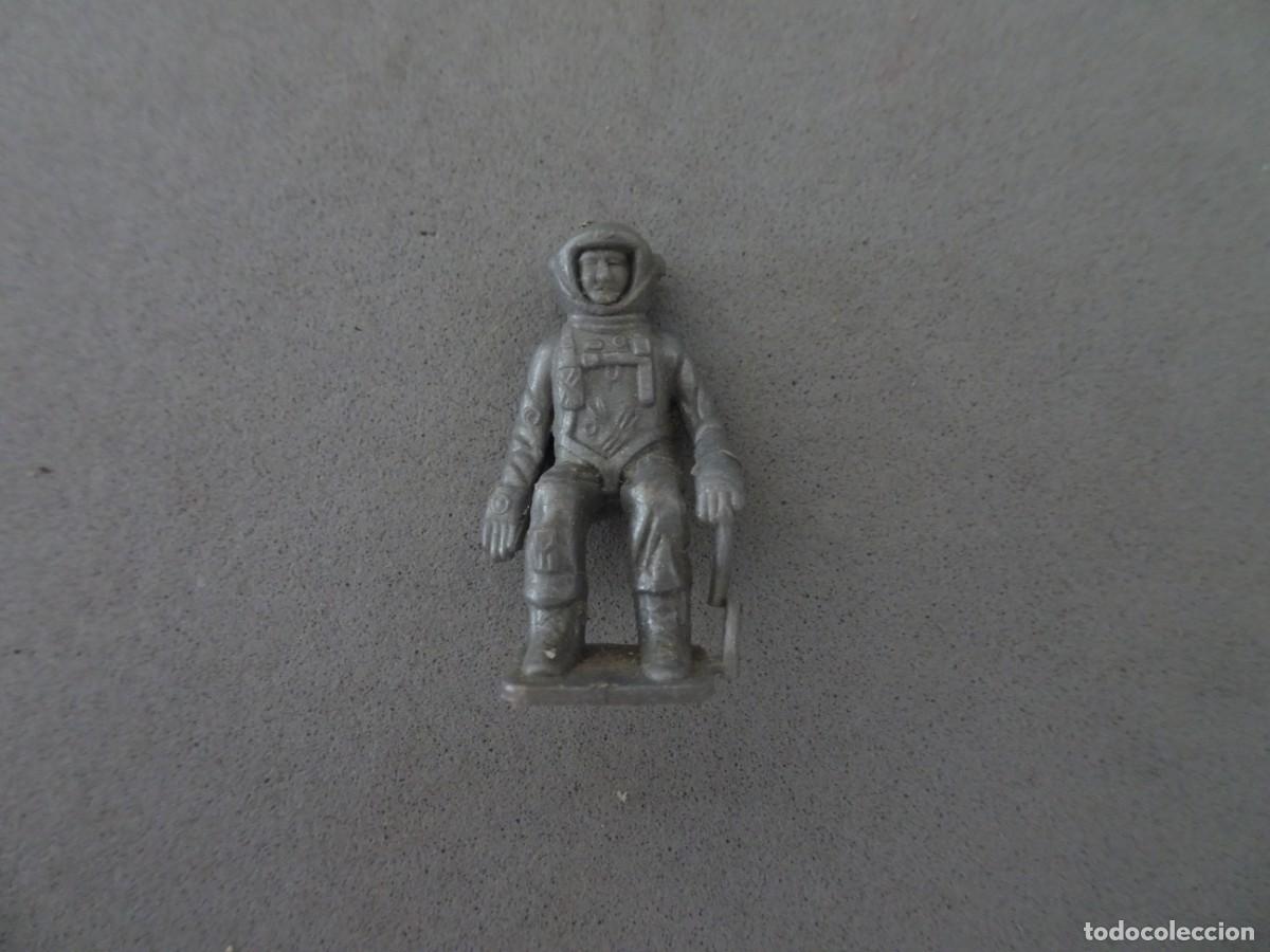 Figuras de goma y PVC: Figura Dunkin coleccion Espacial - Helados Raj&aacute; Portugal