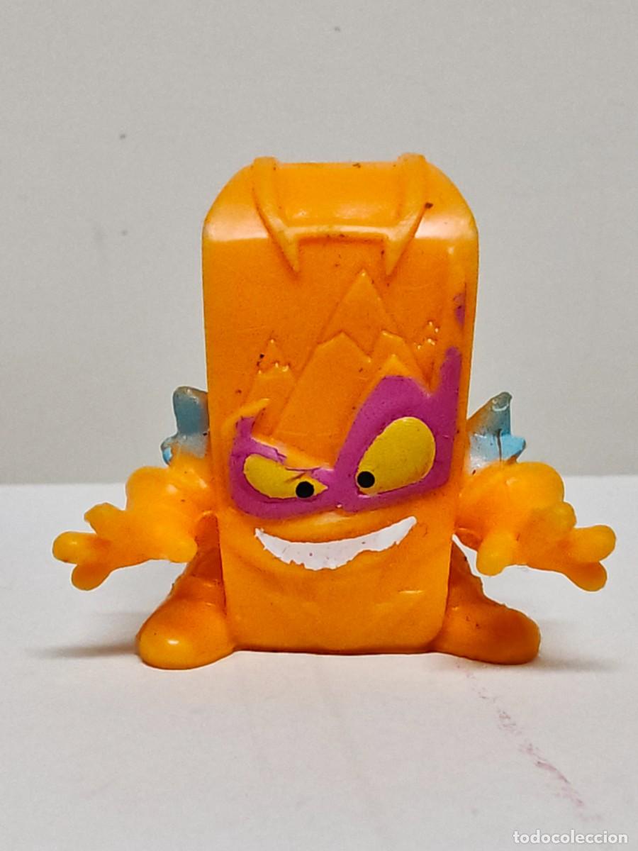 Figuras de goma y PVC: MU&Ntilde;ECO FIGURA SUPERZINGS MAGIX BOX