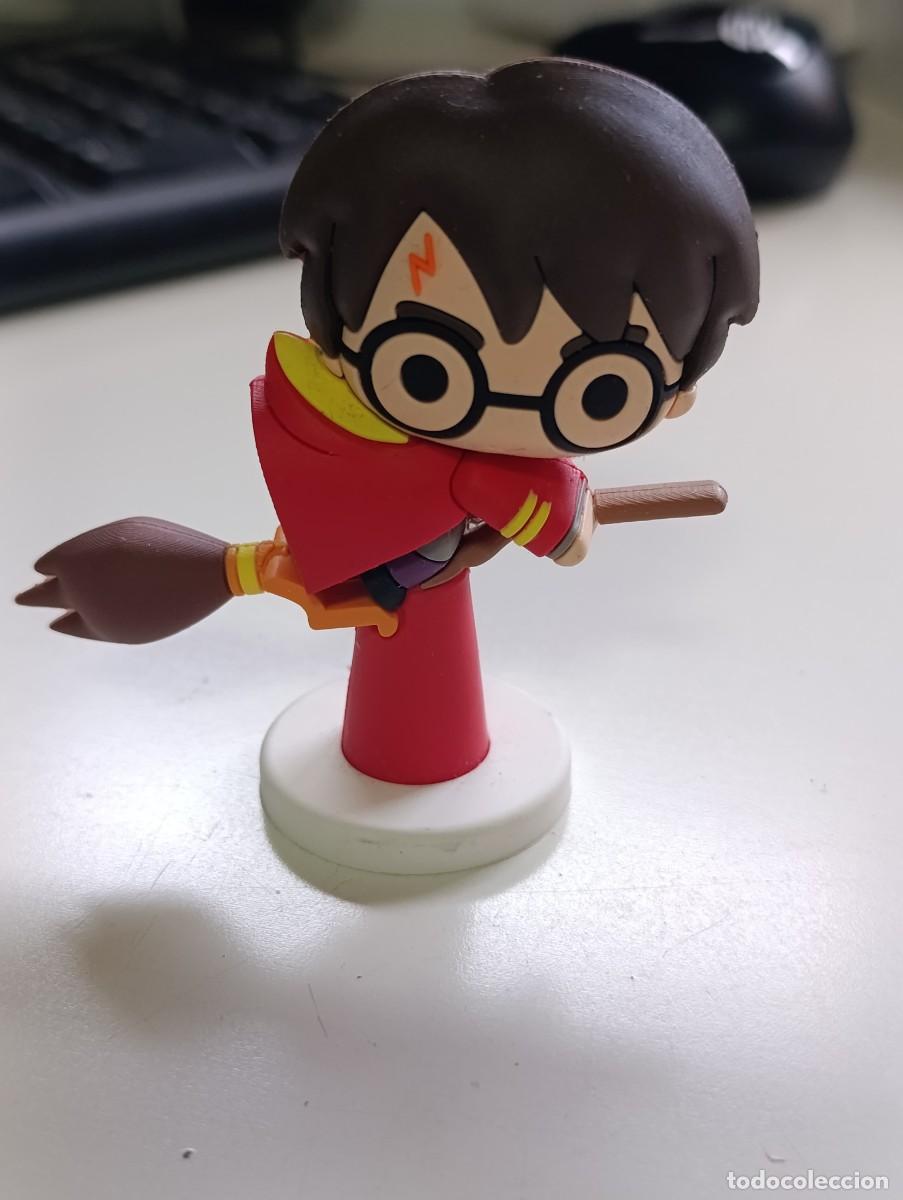 Figuras de goma y PVC: Figura Harry Potter en escoba SD Toys oficial