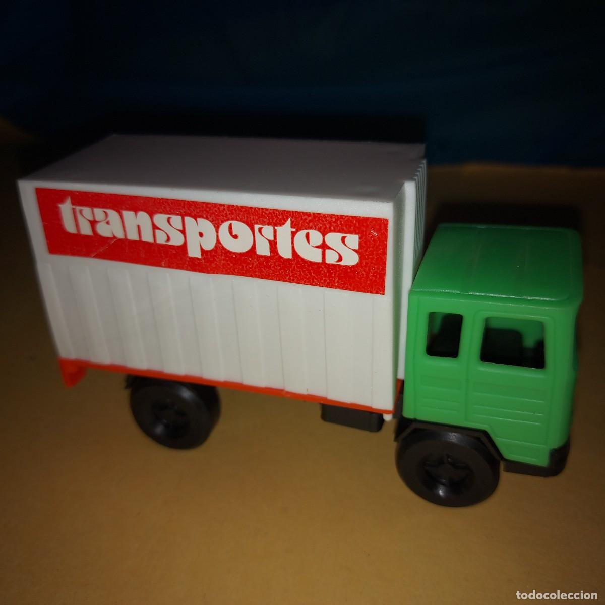 Figuras de goma y PVC: CAMION DE TRANSPORTES SCANIA , A&Ntilde;OS 70