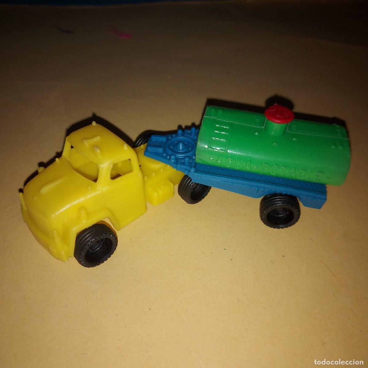Figuras de goma y PVC: Trailer cami&oacute;n cisterna aceites agua potable, DE Vam a&ntilde;os 70