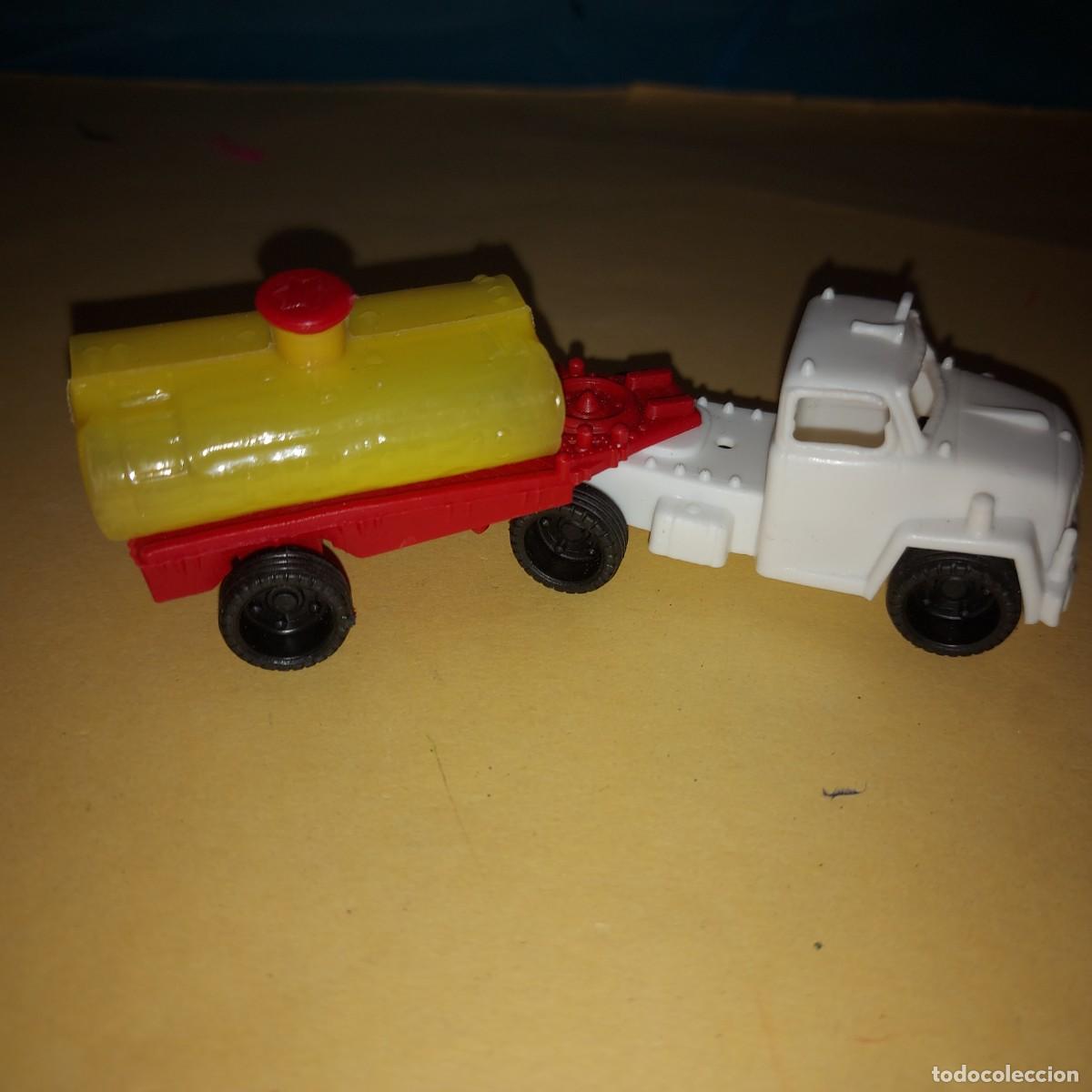 Figuras de goma y PVC: CAMION CISTERNA DE LA MARCA VAM, ZARAGOZA, A&Ntilde;OS 70