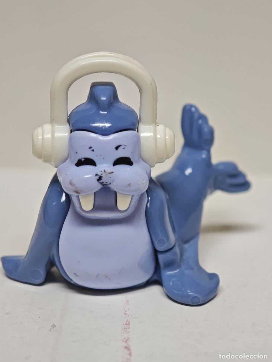 Figuras de goma Kinder: MU&Ntilde;ECO FIGURA KINDER FOCA CON CASCOS