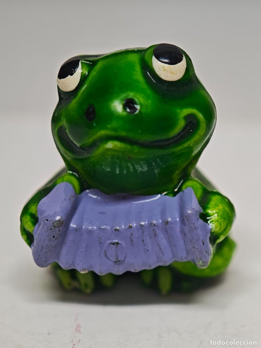 Figuras de goma Kinder: MU&Ntilde;ECO FIGURA TIPO KINDER RANA