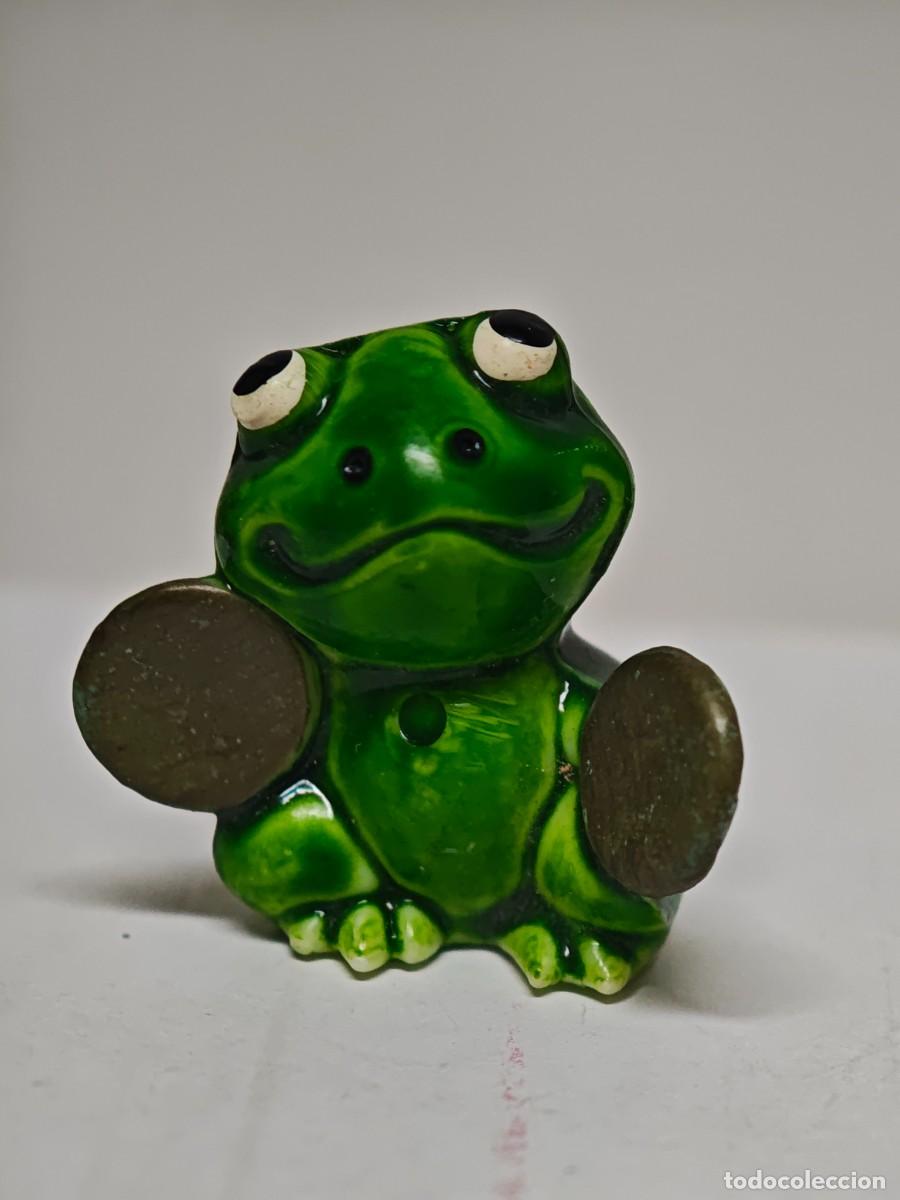 Figuras de goma Kinder: MU&Ntilde;ECO FIGURA TIPO KINDER RANA