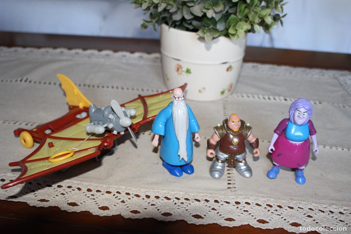 Figuras de goma y PVC: Lote de Merl&iacute;n de Disney H&eacute;roes de Famosa