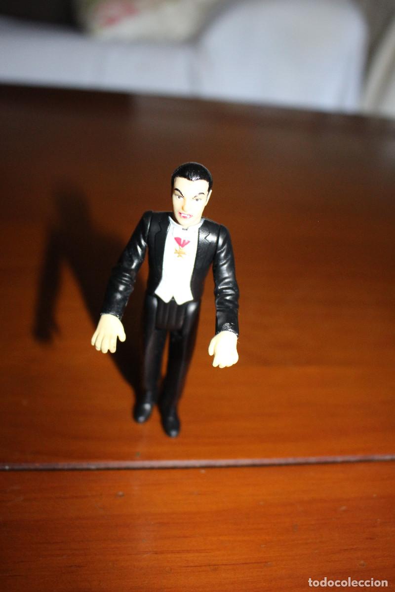 Figuras de goma y PVC: Figura de Dr&aacute;cula de Burger King. - Foto 2