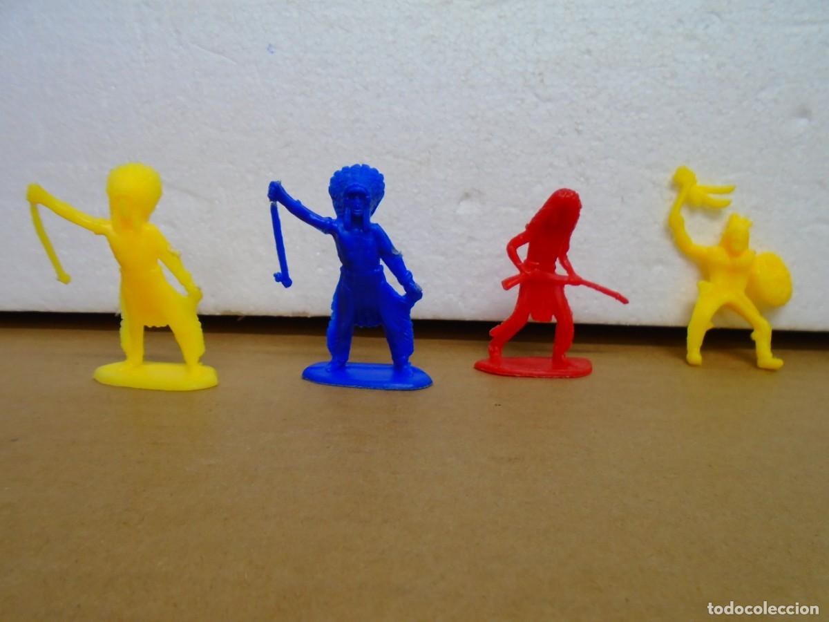Figuras de goma y PVC: FIGURAS INDIOS PVC PLASTICO,SIN MARCA.