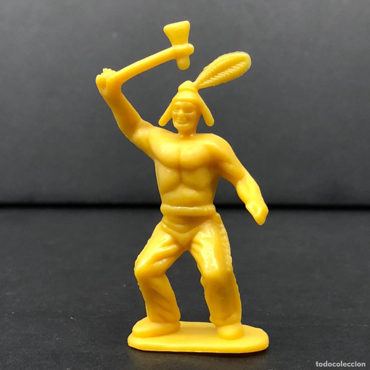 Figuras de goma y PVC: FIGURA DE PVC - INDIO CON HACHA - TOMAHAWK - FIGURAS DEL OESTE - 6,5 X 3 CM / 87