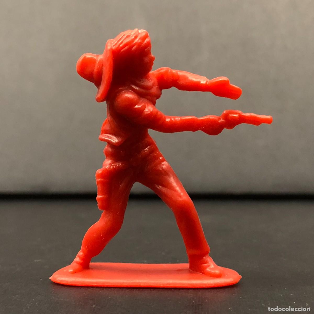Figuras de goma y PVC: FIGURA DE PVC - VAQUERO DISPARANDO - FIGURAS DEL OESTE - 5 X 4 CM / 92