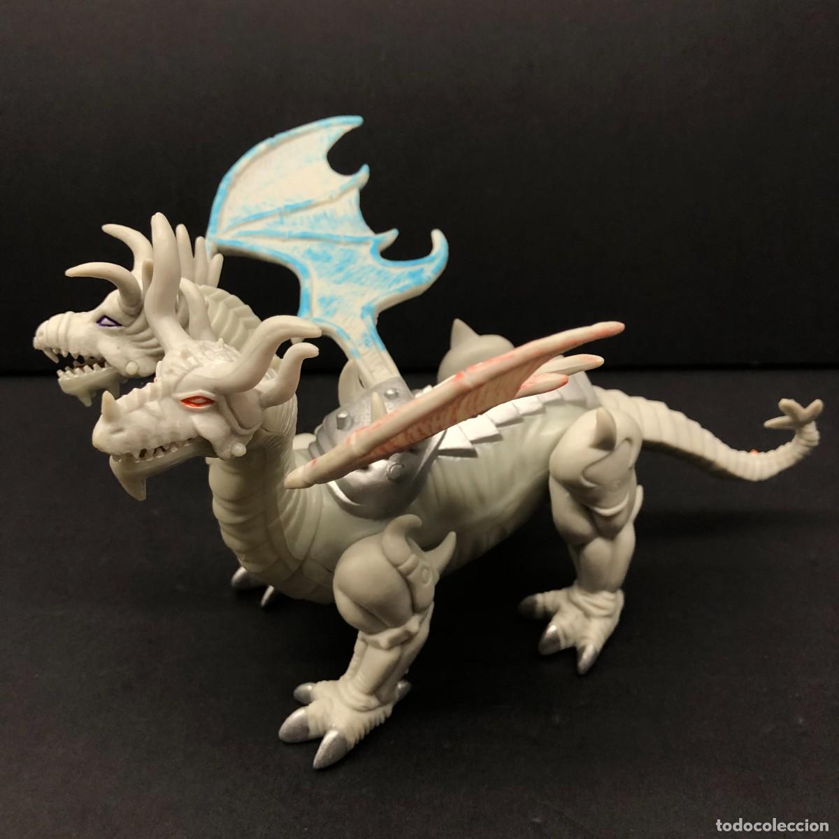 Figuras de goma y PVC: FIGURA DE PVC - DRAG&Oacute;N BIC&Eacute;FALO CON ALAS TEXTURIZADAS - 20 X 17,5 CM / 109