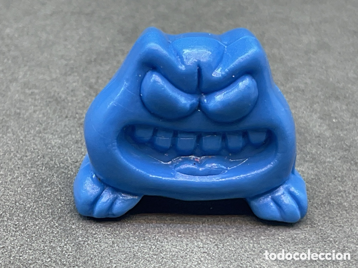 Figuras de goma Kinder: Figurita en Pl&aacute;stico Evil Eyes de la Serie Dracco Heads de Gogo's Carzy Bones.
