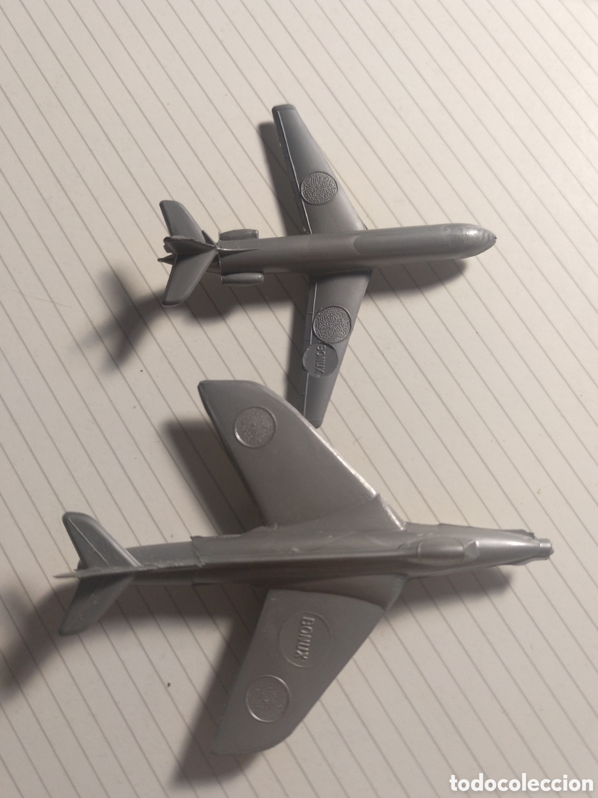 Figuras de goma y PVC: 2 AVIONES DE PLASTICO DE LA CASA BONUX. JUGUETE