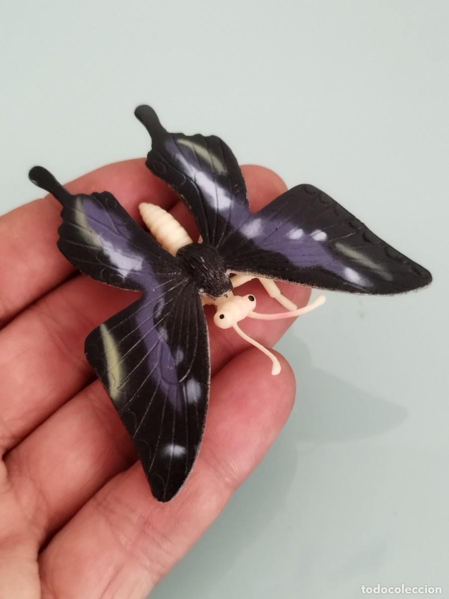 Figuras de goma y PVC: Figura de una mariposa en goma dura. Decorativa.