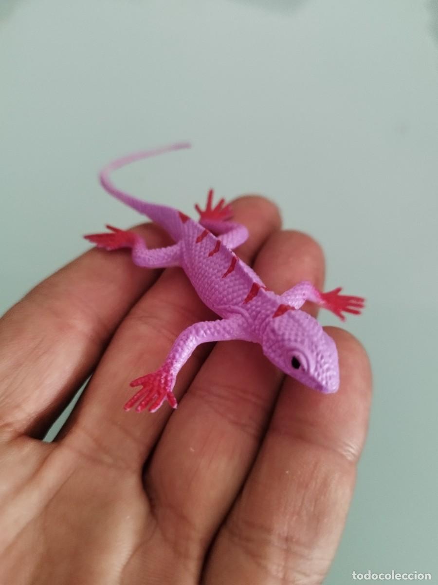 Figuras de goma y PVC: Figura de un lagarto peque&ntilde;o.