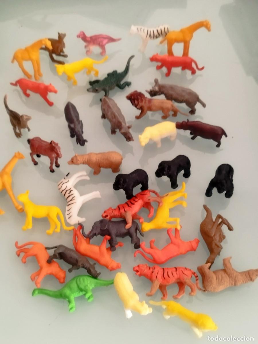 Figuras de goma y PVC: Lote de 37 figuras e animales peque&ntilde;os. Canguro, oso, rinoceronte, tigre, Le&oacute;n, cebra, jirafa.