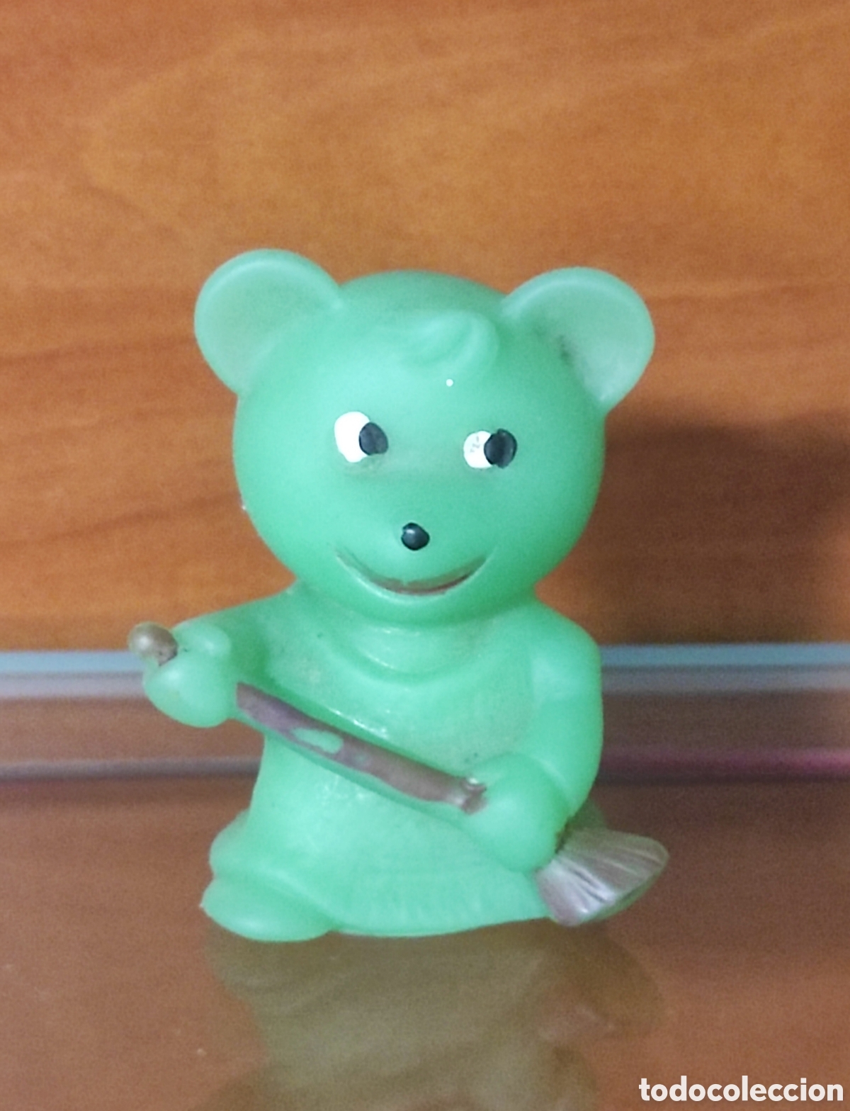 Figuras de goma y PVC: FIGURA DE GOMA - OSITO BARRENDERO - A&Ntilde;OS 70