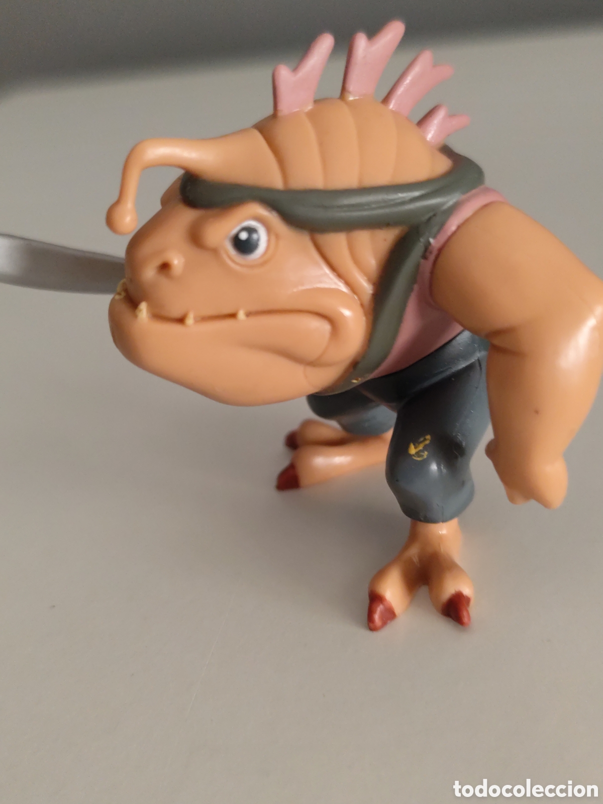 Figuras de goma y PVC: Aquanoggin (uno de los piratas alien&iacute;genas El planeta del tesoro de Disney)