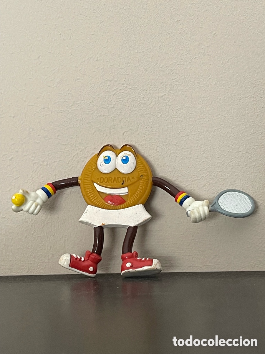 Figuras de goma y PVC: GALLETA MARBU DORADA TENIS TENISTA TENNIS - FIGURA PVC FLEXIBLE - PROMOCION DORADITA DE MARBU