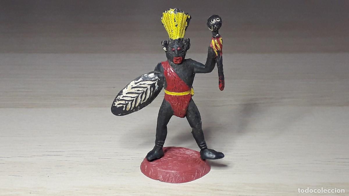 Figuras de goma y PVC: Guerrero Negro &Aacute;frica Salvaje, goma, Alca Capell Barcelona Spain tipo Jecsan, original a&ntilde;os 50.