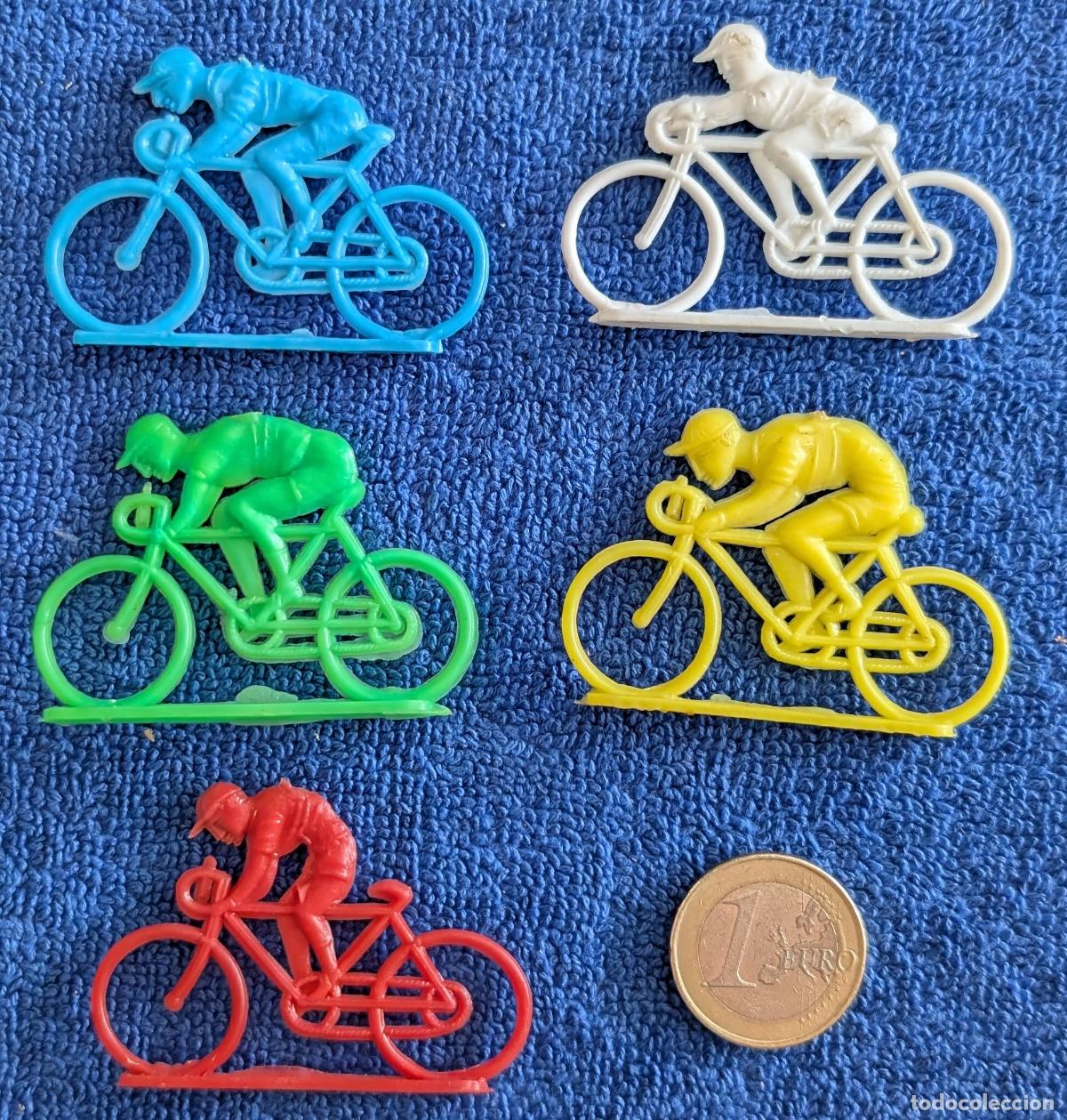 Figuras de goma y PVC: Lote de 5 figuras de pl&aacute;stico de ciclistas &iexcl;Impecables!