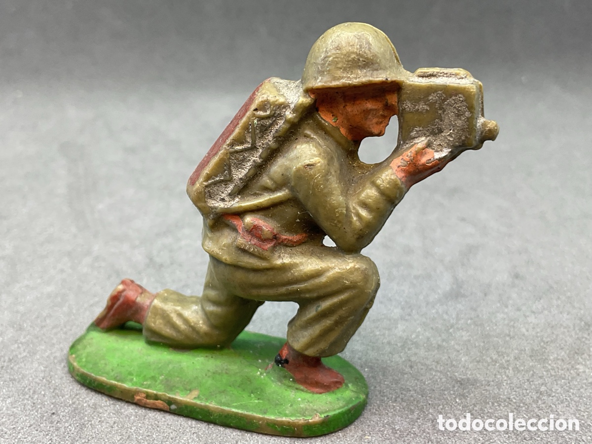 Figuras de goma y PVC: ANTIGUA FIGURA EN PLASTICO Y/O BAQUELITA. SOLDADO II GUERRA MUNDIAL. J.S.B. MADE IN BELGICA