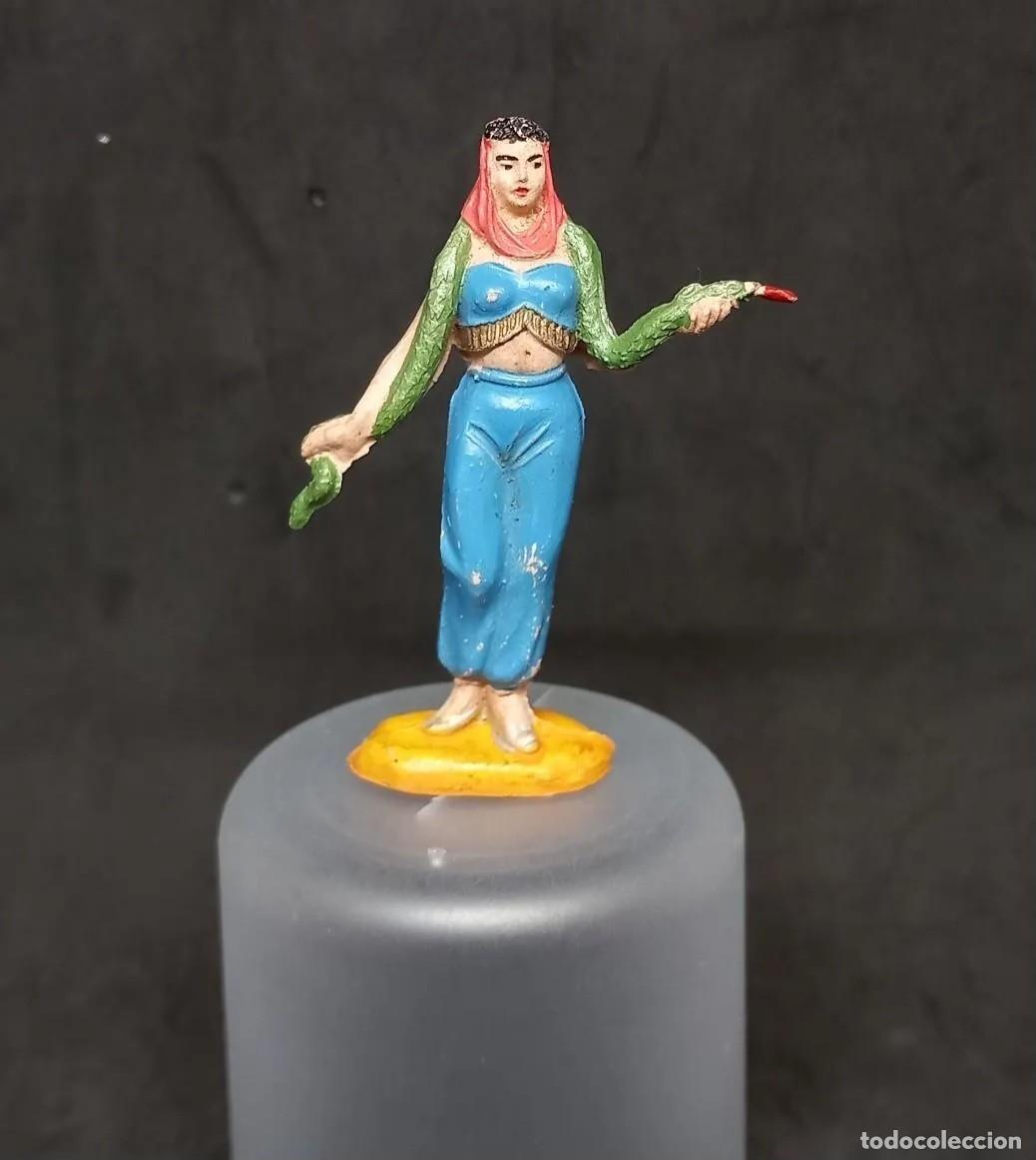 Figuras de goma y PVC: JECSAN CIRCO DIR Y DOR MUJER CON SERPIENTE ENCANTADORA FIGURA DE GOMA +/- 6,8 CM A&Ntilde;OS 50-60 RTOY