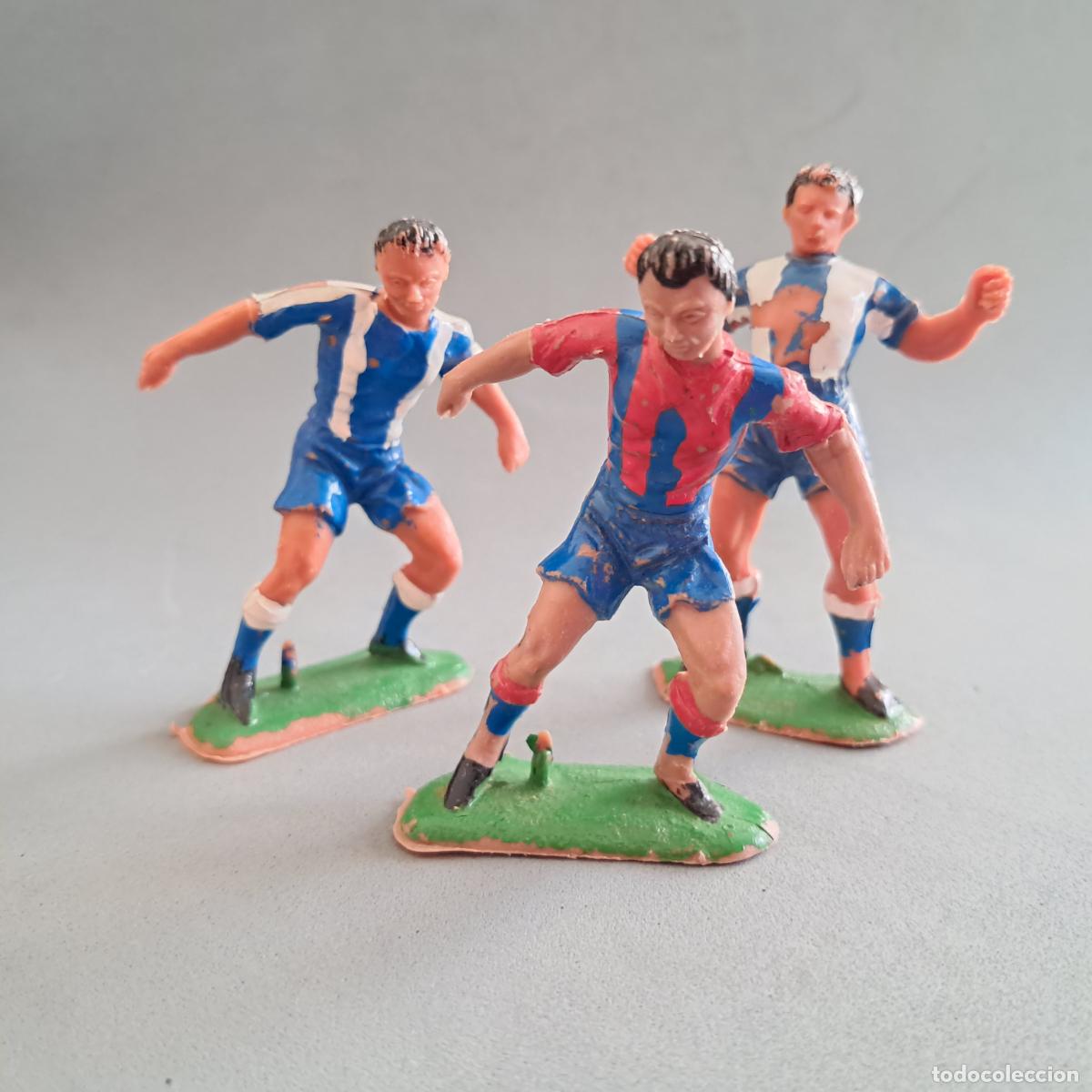 Figuras de goma y PVC: Lote: 3 futbolistas F&uacute;tbol Club Barcelona, Deportivo Espa&ntilde;ol y Atl&eacute;tico JECSAN, a&ntilde;os 60