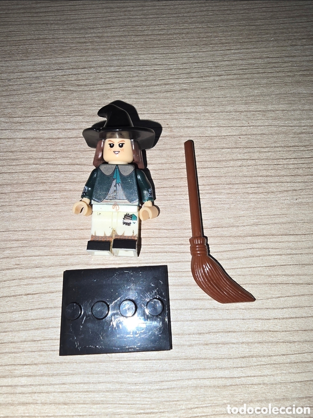 Figuras de goma y PVC: Minifigura compatible con lego Bruja con escoba Halloween terror monstruos mu&ntilde;eco