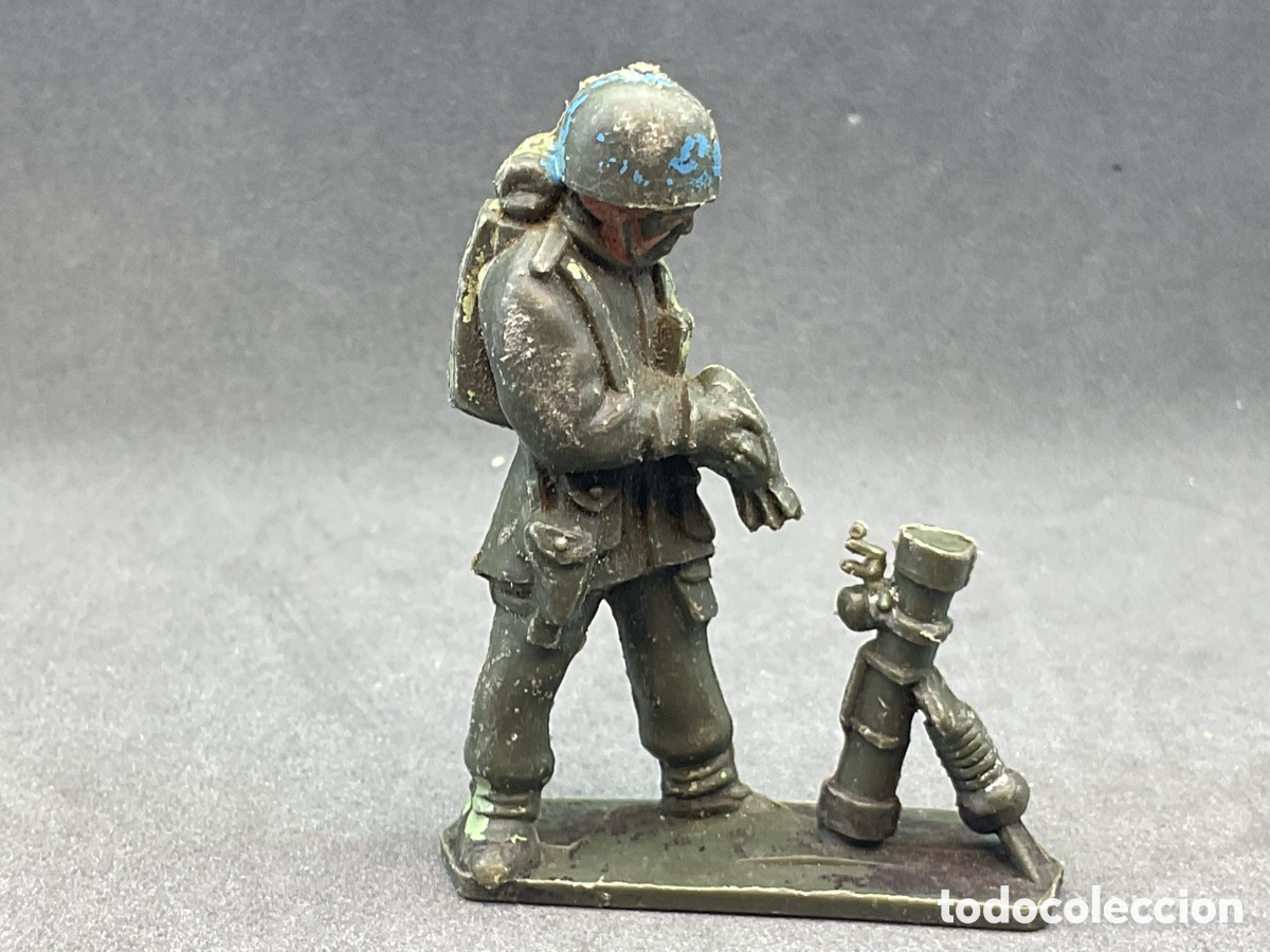 Figuras de goma y PVC: ANTIGUA FIGURA EN PLASTICO. SOLDADO CON MORTERO. SERIE HARVEY MARCA LONE STAR. MADE IN ENGLAND.