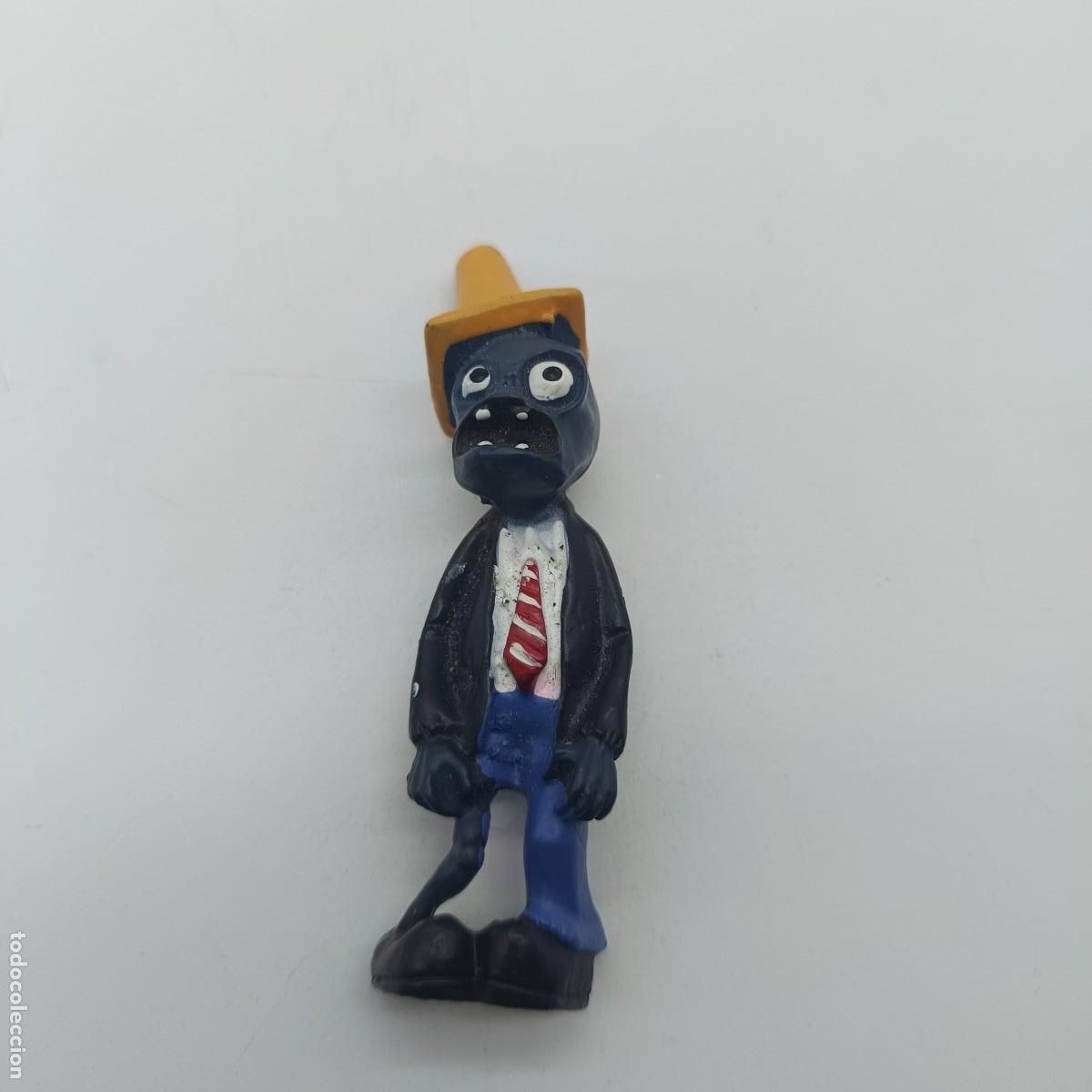 Figuras de goma y PVC: Figura Zombi con cono &ndash; Plants vs. Zombies &ndash; PVC