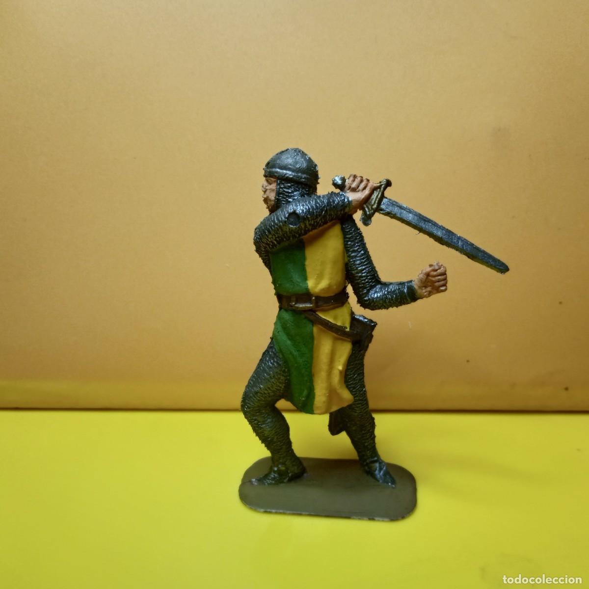 Figuras de goma y PVC: JECSAN - PUCHOL: FIGURA SOLDADO MEDIAVAL ESCALA 1/28 (6,5 CM)
