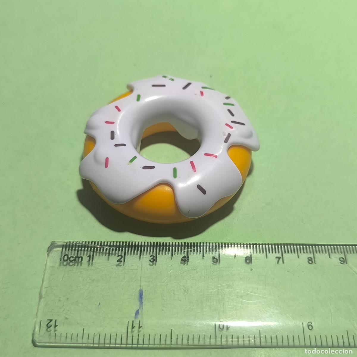 Figuras de goma y PVC: 004965JUG-Donut glaseado con virutas de colores