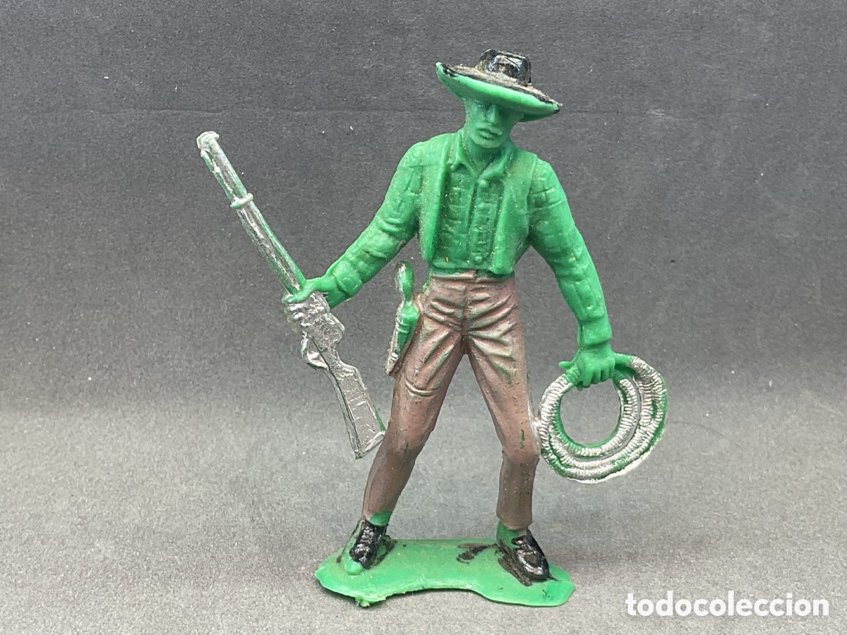 Figuras de goma y PVC: ANTIGUA FIGURA EN PLASTICO DE COWBOY CON LAZO Y FUSIL.