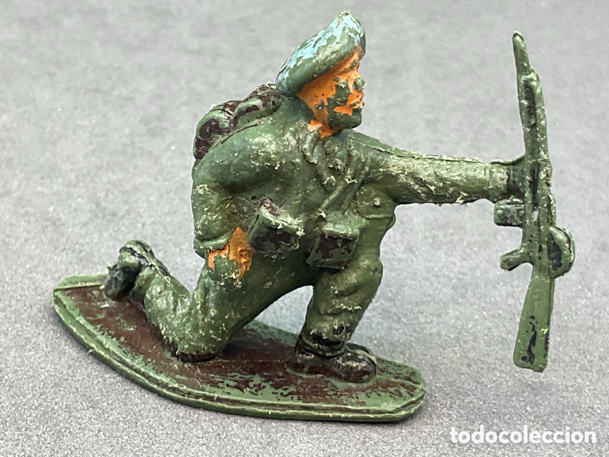 Figuras de goma y PVC: ANTIGUA FIGURA EN PL&Aacute;STICO. SOLDADO II GUERRA MUNDIAL. MADE IN HONG KONG