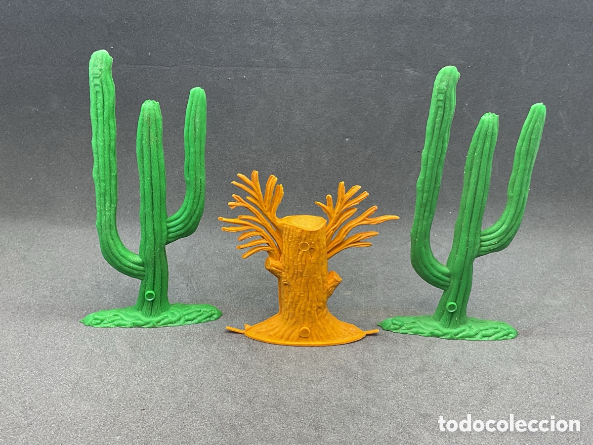 Figuras de goma y PVC: ANTIGUAS FIGURAS DEL OESTE EN PL&Aacute;STICO. CACTUS, TRONCO ARBOL. DECORADOS OESTE.