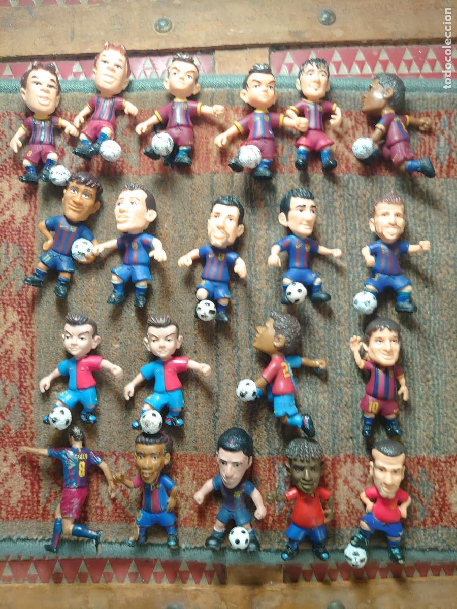 Figuras de goma y PVC: LOTE DE 20 FIGURAS DE PVC DE JUGADORES DEL BAR&Ccedil;A. MARCA YOLANDA