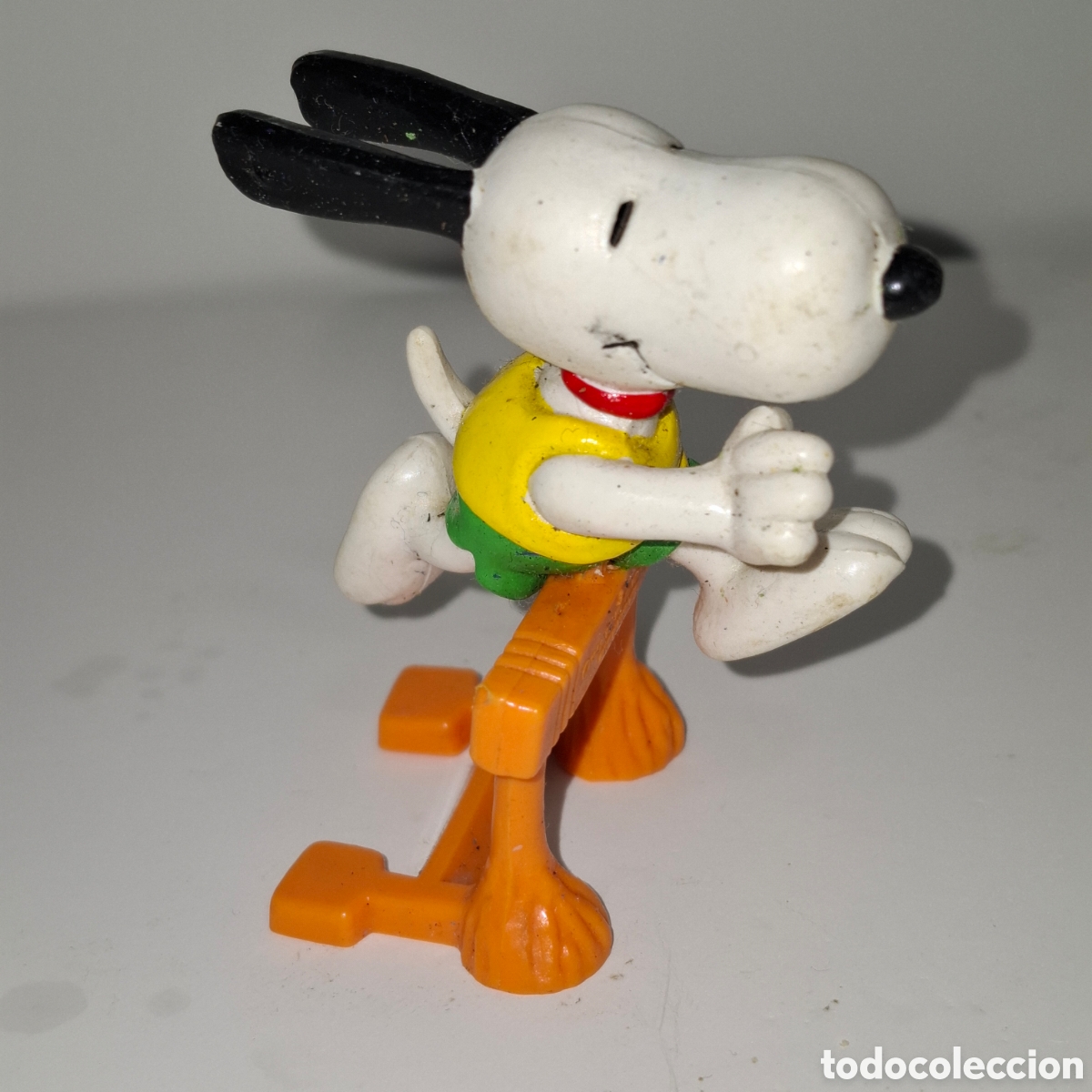 Figuras de goma y PVC: SNOOPY SALTADOR DE VALLAS FIGURA DE PVC MADE IN HONG KONG A&Ntilde;OS 80