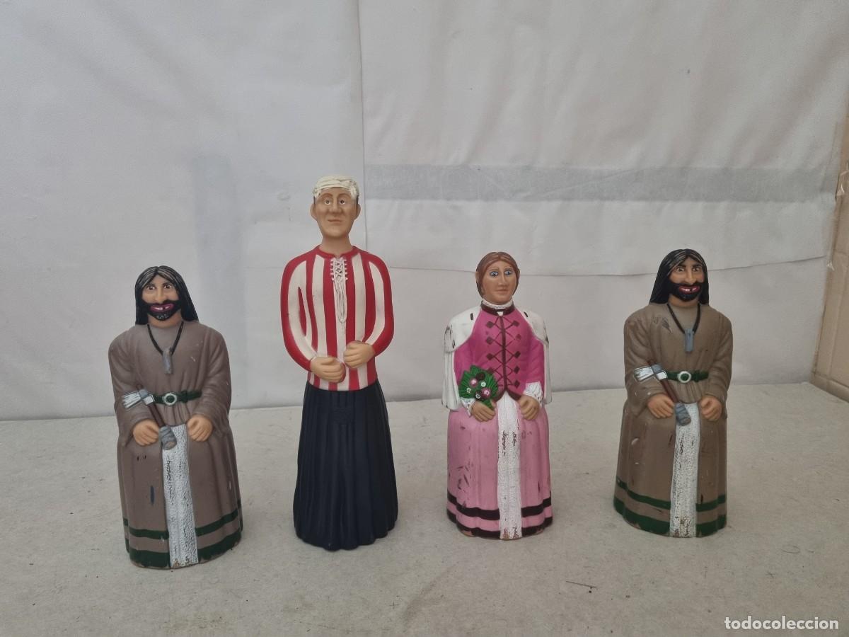 Figuras de goma y PVC: Lote de 4 gigantes tradicionales vascos en goma