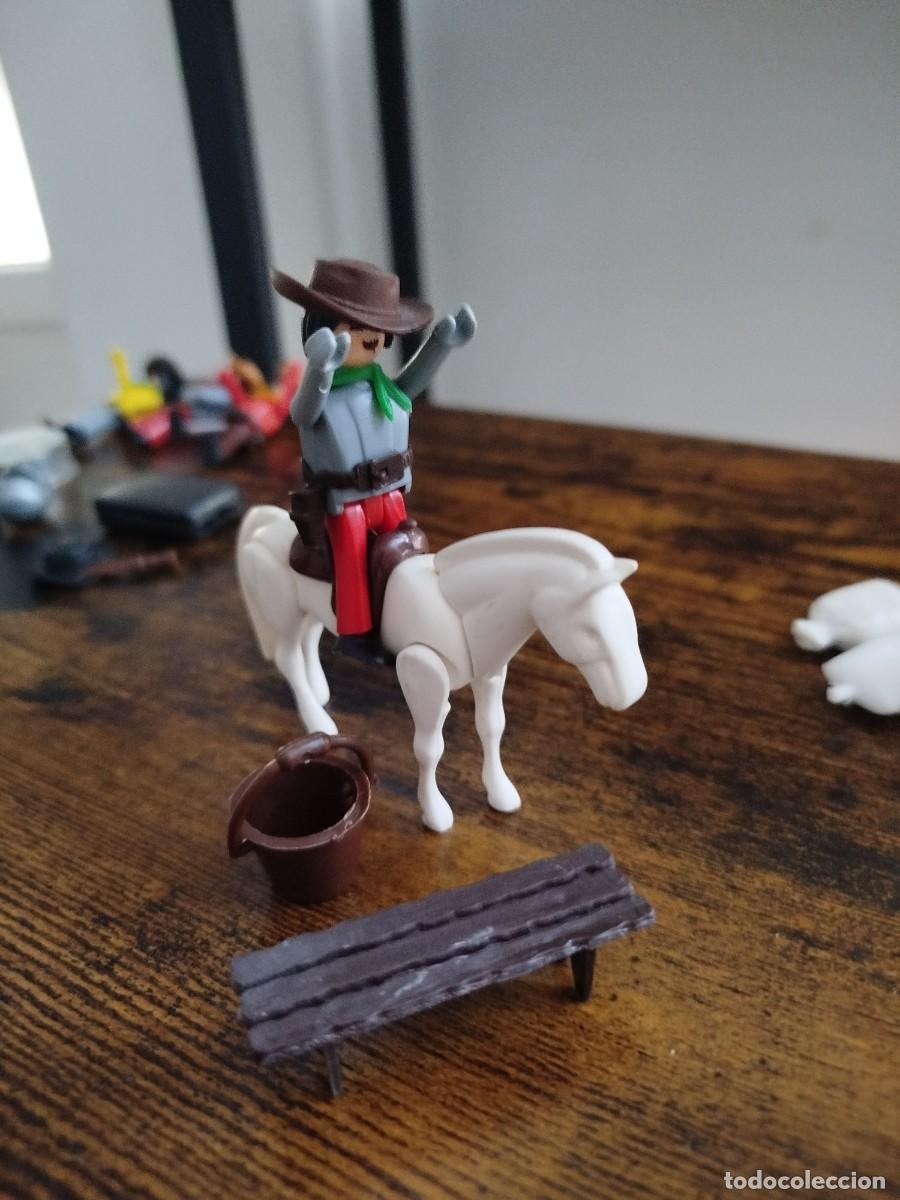 Figuras de goma y PVC: Vaquero a caballo COMAN BOYS comansi a&ntilde;os 70 cubo y banco