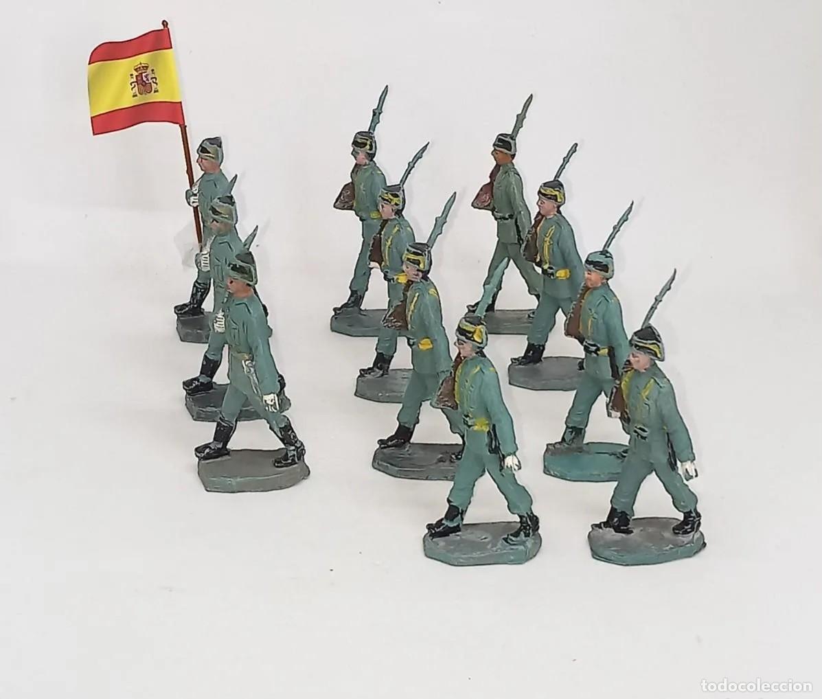 Figuras de goma y PVC: PECH DESFILES SOLDADOS GUARDIA CIVIL DESFILE BANDERA REPRO FIGURA ORIGINAL A&Ntilde;OS 60-70 NO REAMSA RTOY