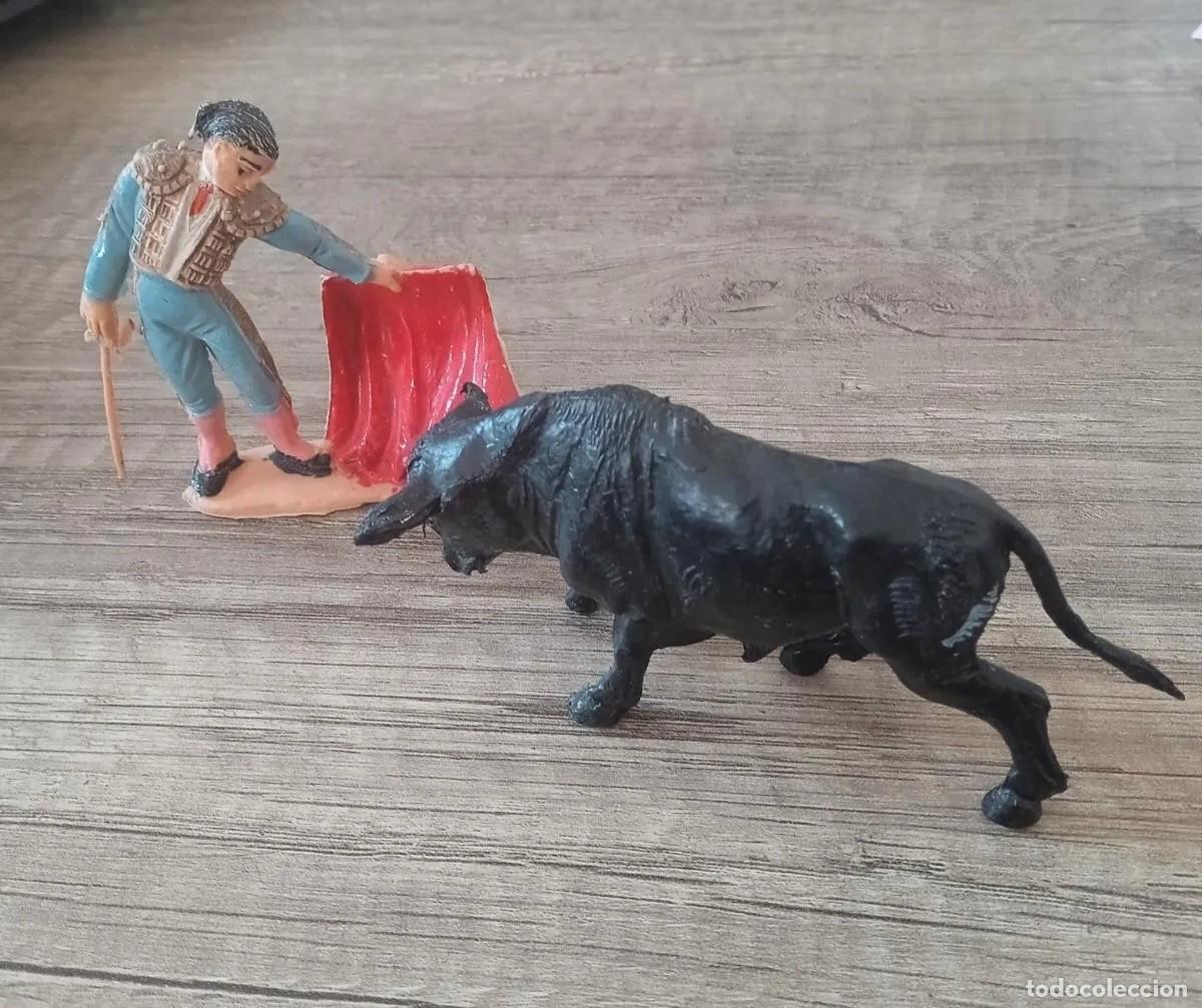 Figuras de goma y PVC: COMANSI ORIGINAL SERIE TOROS A&Ntilde;OS 60/70 TORERO Y TORO NO REAMSA O JECSAN RTOY